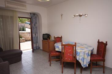 Studio apartments Tisno, North Dalmatia