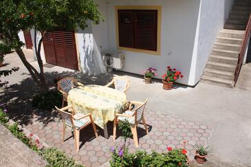 Studio apartments Tisno, North Dalmatia