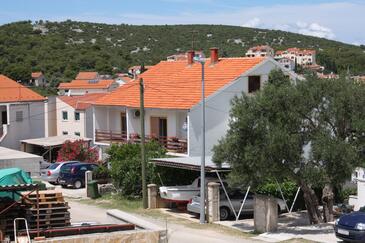 Studio apartments Tisno, North Dalmatia