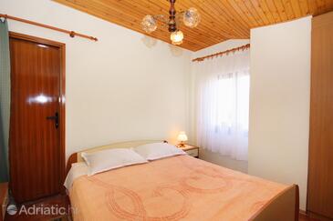 Apartments with parking space Jezera, Murter - 5093