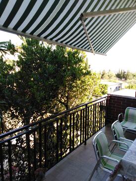 Apartments with parking space Murter - 5098