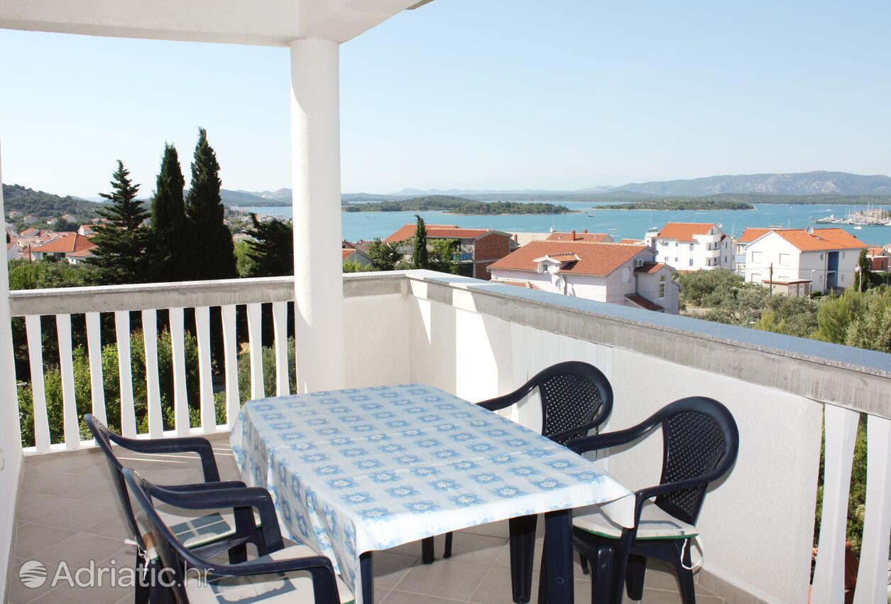 Apartmanok parkolóhellyel Murter - 5099