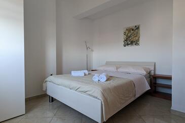 Appartementen met parkeerplaats Murter - 5100