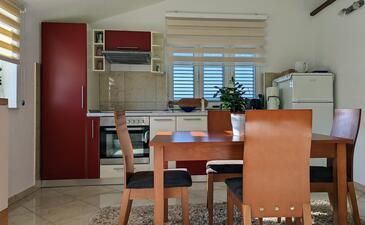 Appartementen met parkeerplaats Murter - 5100