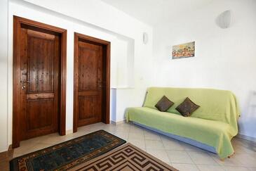 Ferienwohnungen mit Parkplatz Murter - 5100