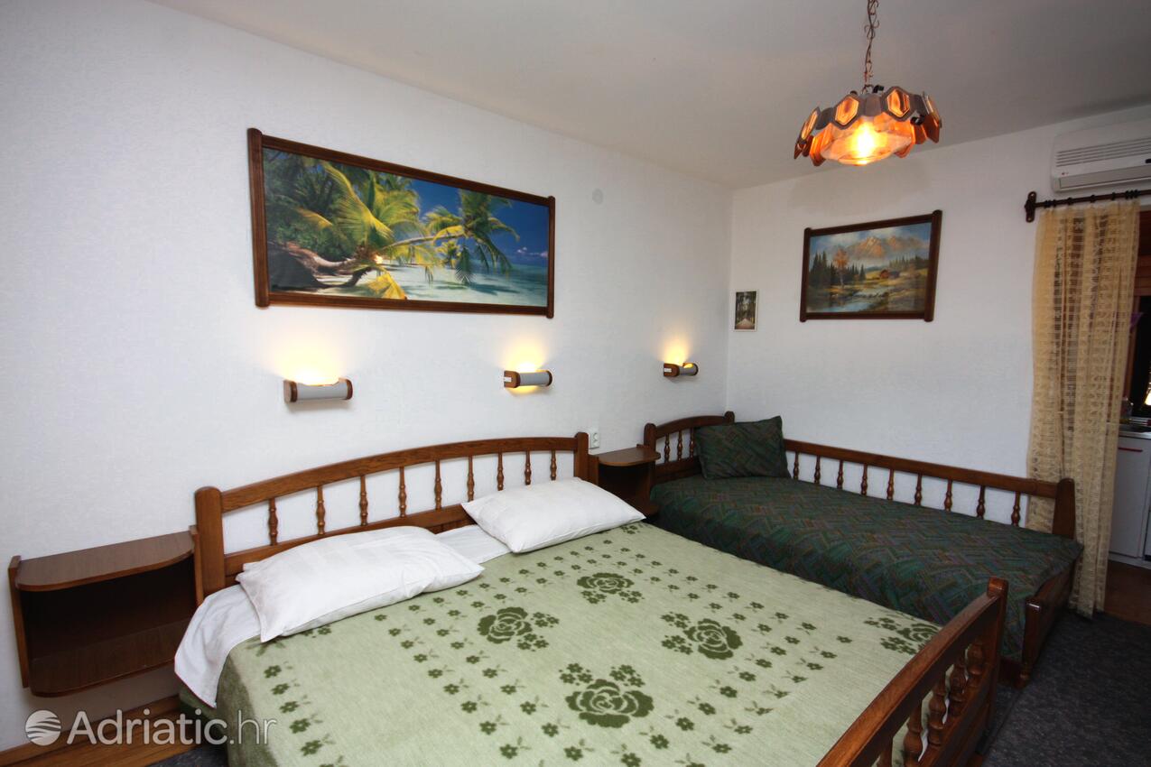 Apartamentos con parking Murter - 5102