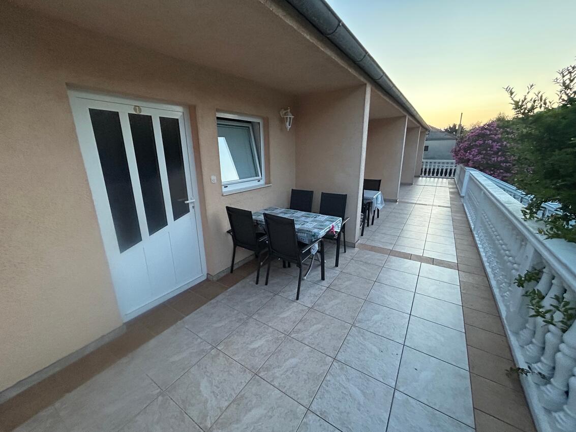 Apartmány s parkovištěm Jezera, Murter - 5107