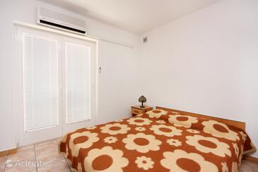 Apartmány s parkovištěm Jezera, Murter - 5107