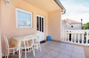 Apartamentos con parking Jezera, Murter - 5107