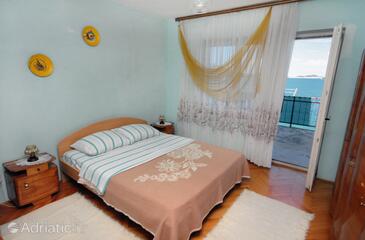 Apartments by the sea Tisno, Murter - 5110