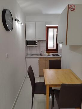 Apartmány s terasou Tisno, Severní Dalmácie