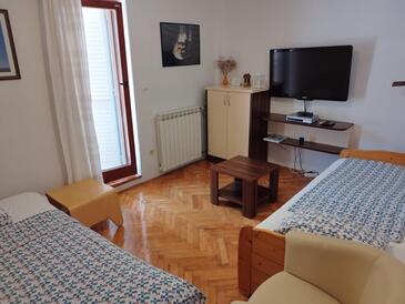 Tisno, Camera de zi în unitate de cazare tip apartment, animale de companie sunt acceptate şi WiFi.