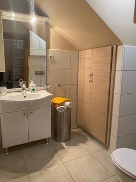 Apartmány s terasou Tisno, Severní Dalmácie