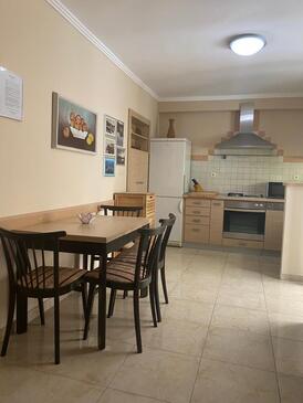 Apartmány s terasou Tisno, Severní Dalmácie