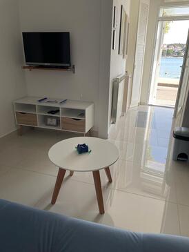 Apartmány s terasou Tisno, Severní Dalmácie
