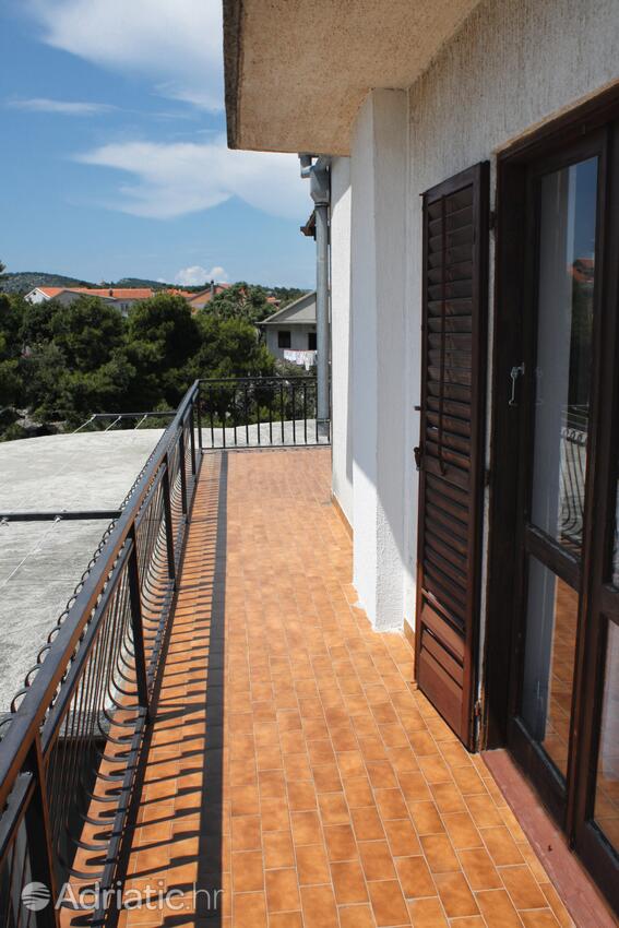 A-5120-a - Private accommodation - Apartments by the sea Jezera, Murter