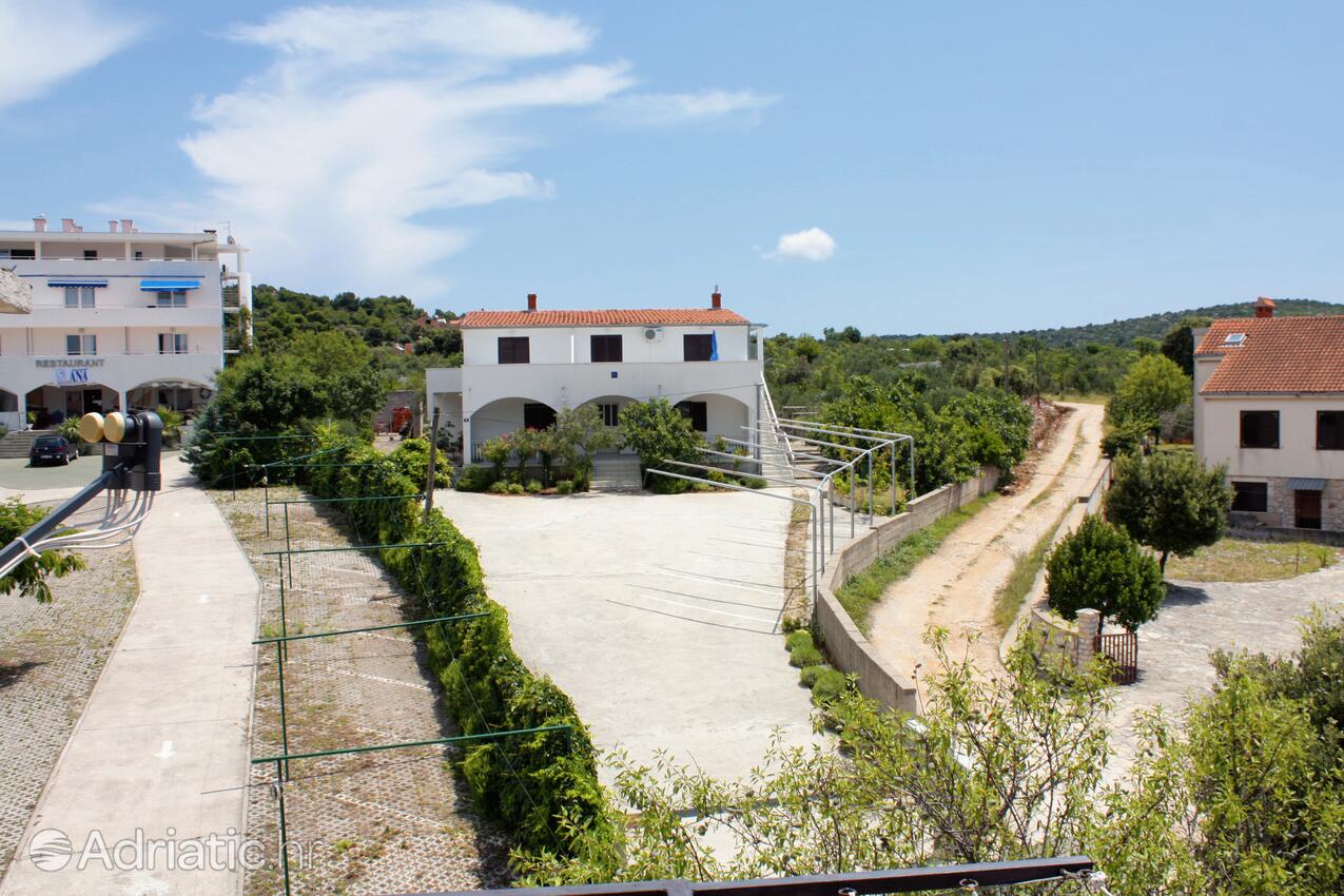 A-5120-a - Private accommodation - Apartments by the sea Jezera, Murter