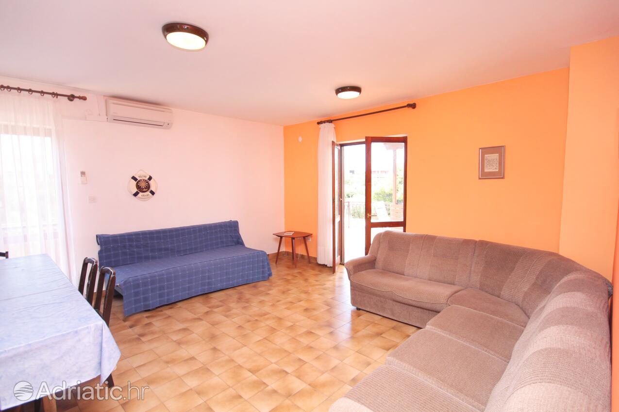 A-5120-a - Private accommodation - Apartments by the sea Jezera, Murter