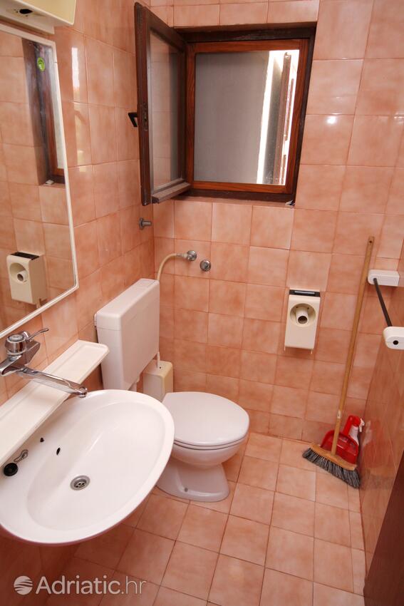 A-5120-b - Private accommodation - Apartments by the sea Jezera, Murter