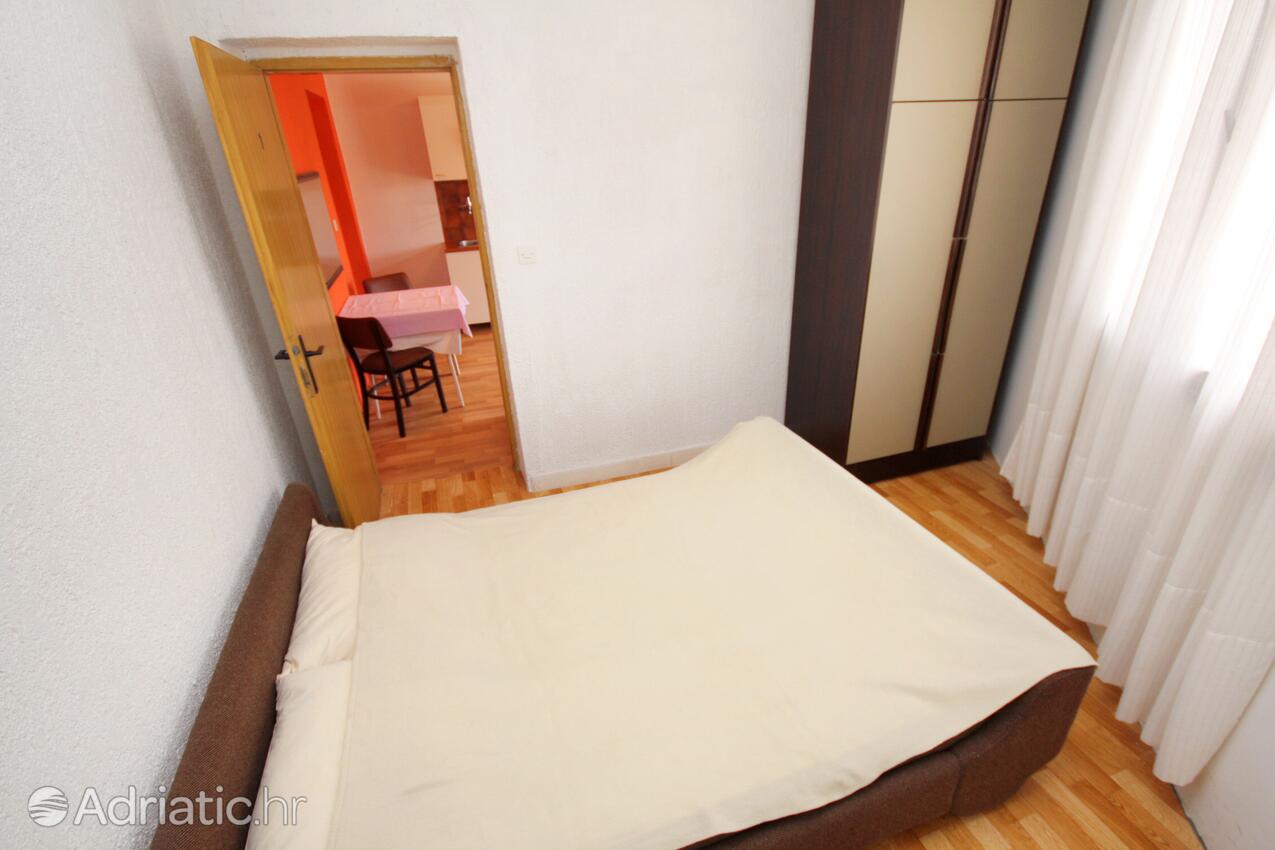 A-5120-b - Private accommodation - Apartments by the sea Jezera, Murter