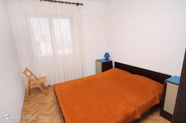 Apartments by the sea Jezera, Murter - 5120