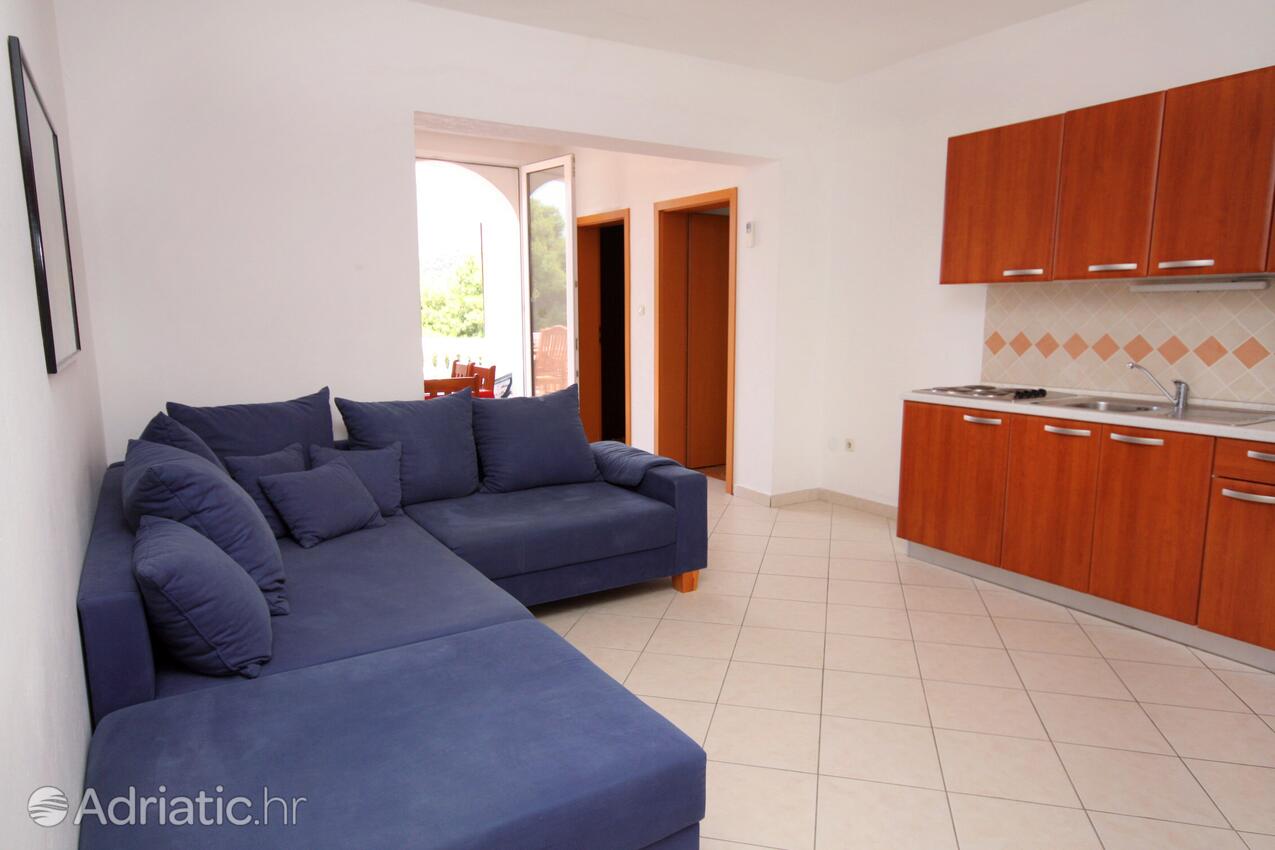 A-5120-c - Private accommodation - Apartments by the sea Jezera, Murter