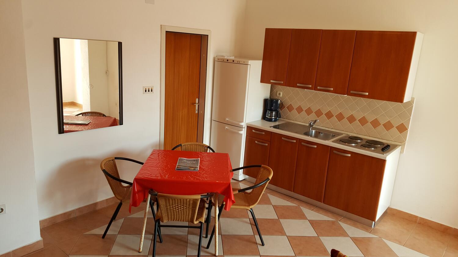 A-5120-d - Private accommodation - Apartments by the sea Jezera, Murter