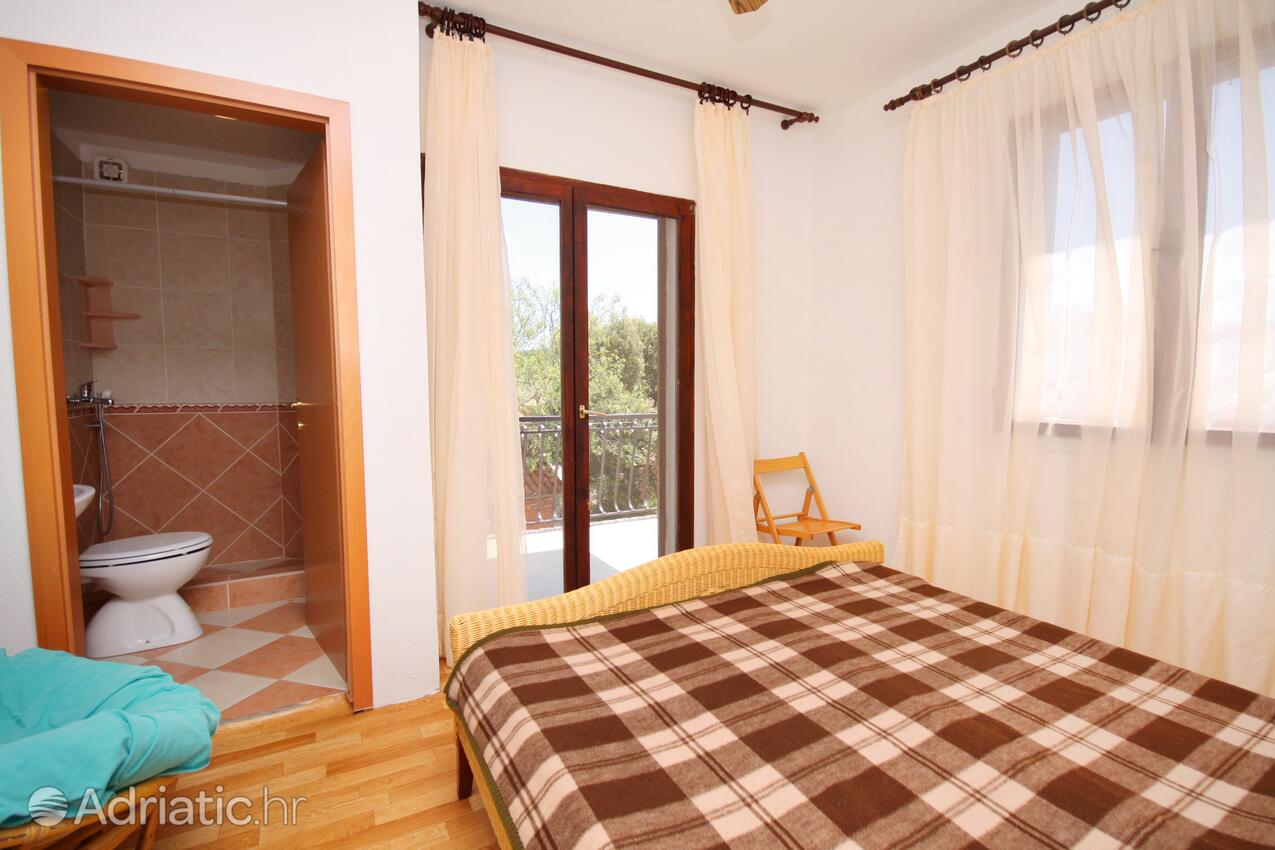 A-5120-e - Private accommodation - Apartments by the sea Jezera, Murter