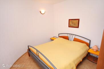 Apartments by the sea Jezera, Murter - 5120