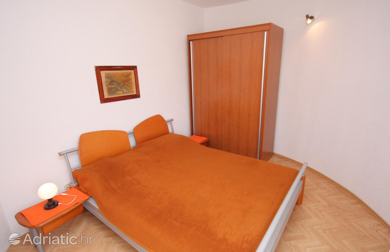 A-5120-f - Private accommodation - Apartments by the sea Jezera, Murter