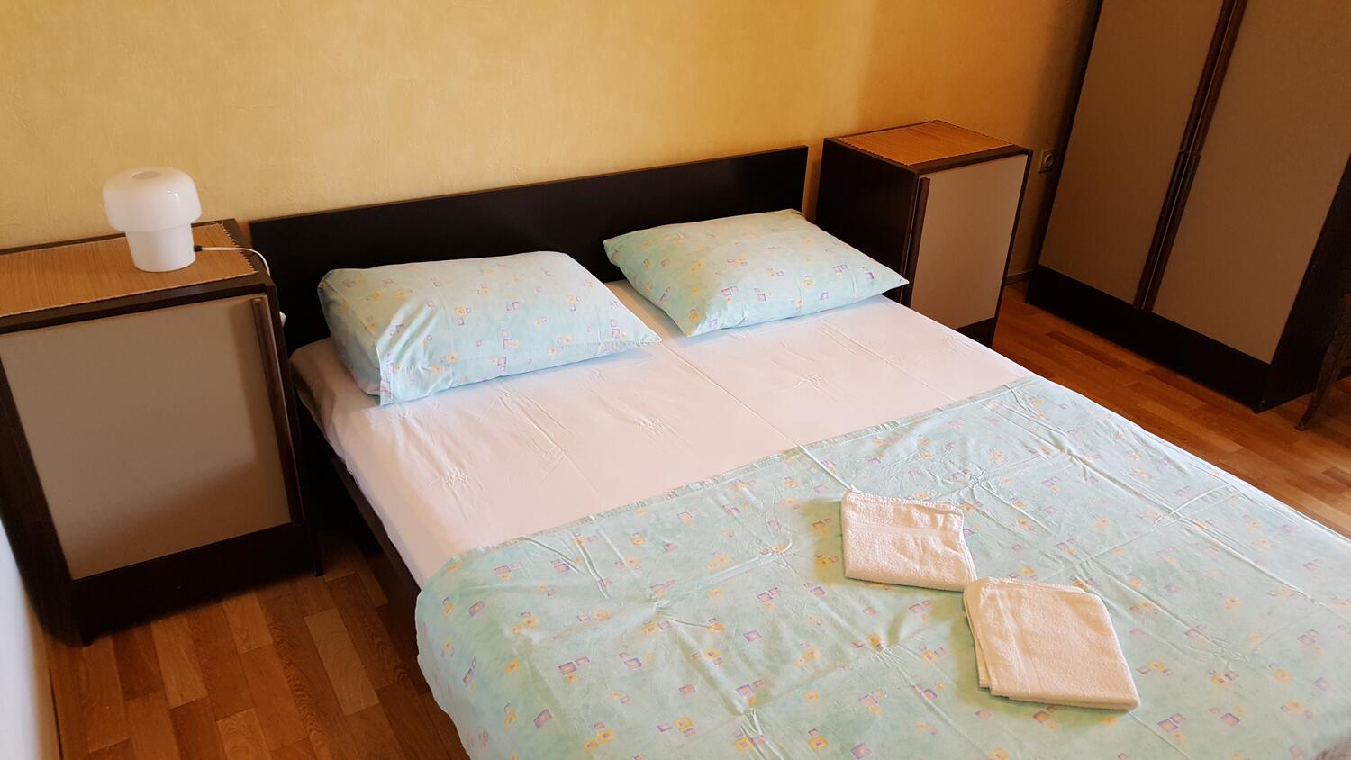 A-5120-g - Private accommodation - Apartments by the sea Jezera, Murter