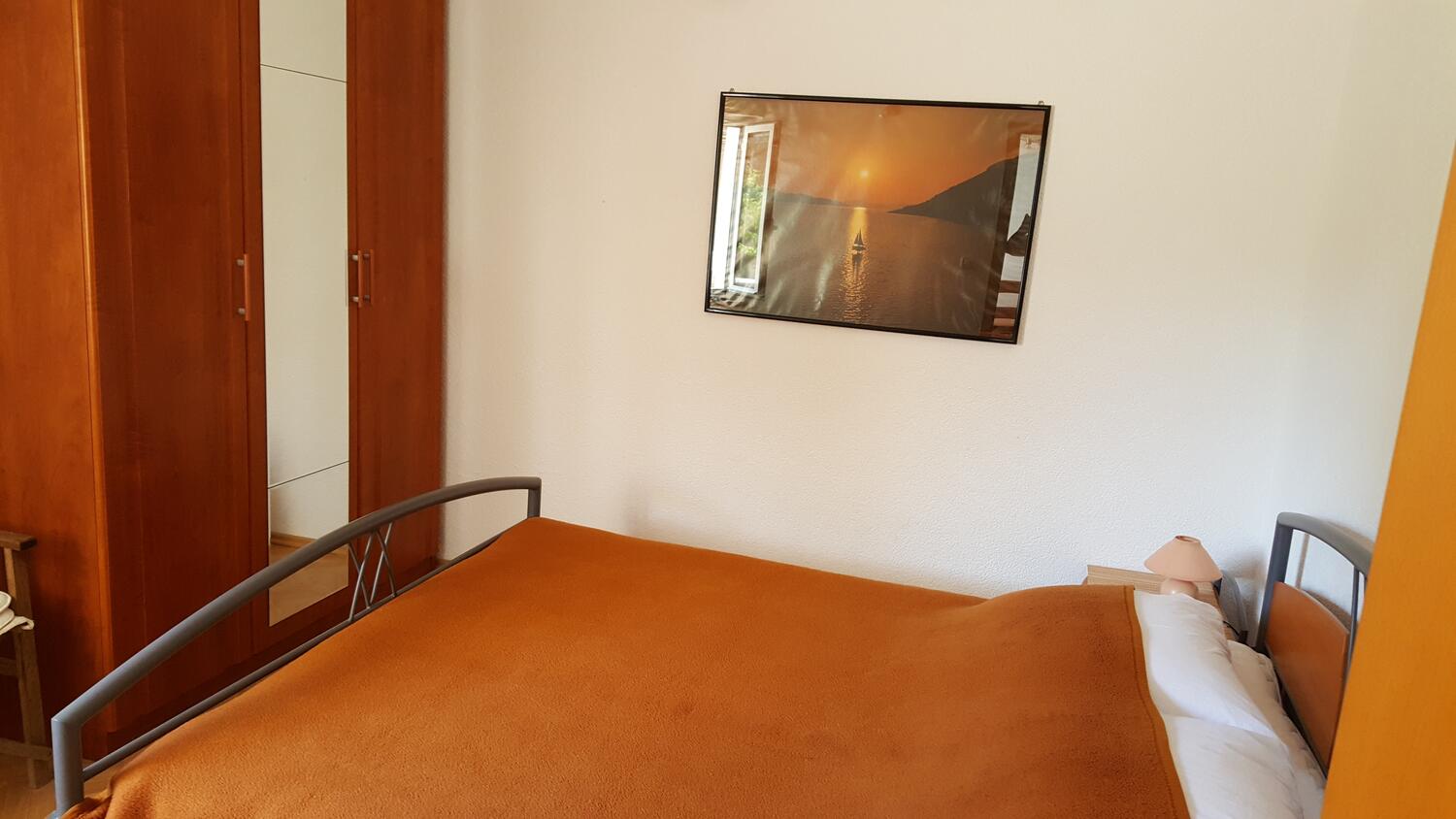 A-5120-i - Private accommodation - Apartments by the sea Jezera, Murter