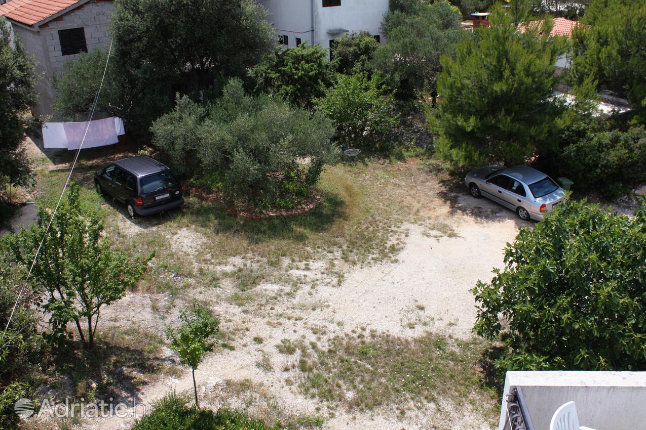 Parking lot - Apartments by the sea Jezera, Murter