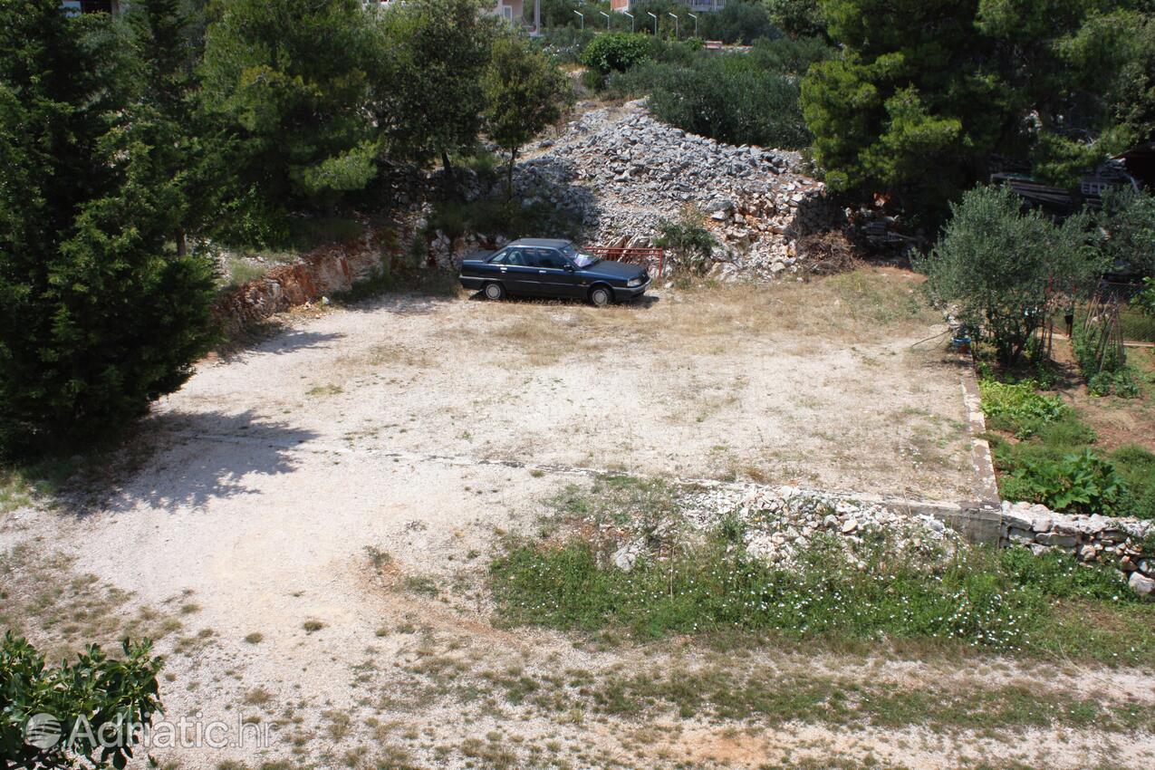 Parking lot - Apartments by the sea Jezera, Murter