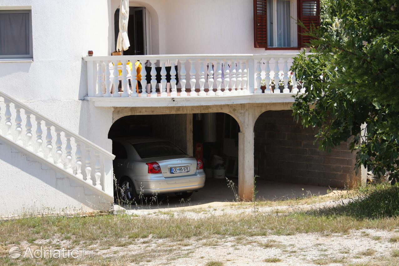 Parking lot - Apartments by the sea Jezera, Murter