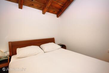 Apartments with parking space Jezera, Murter - 5121