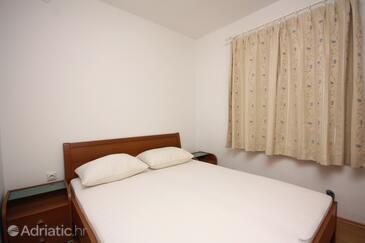 Apartmani s parkingom Jezera, Murter - 5121