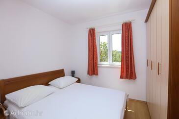 Apartments with parking space Jezera, Murter - 5121