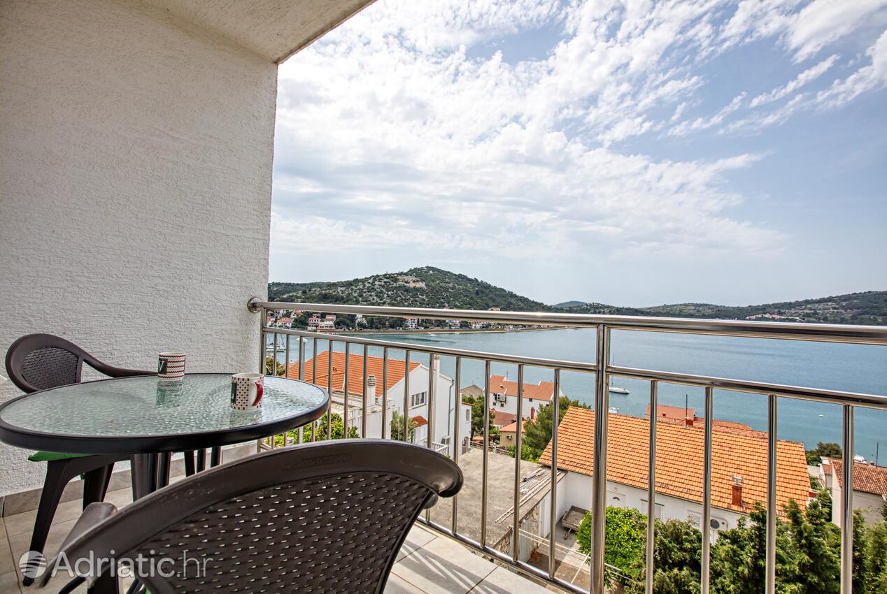 Apartments by the sea Tisno, Murter - 5130
