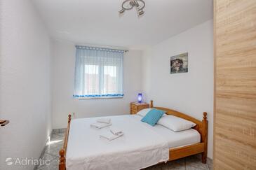 Apartments with parking space Jezera, Murter - 5133