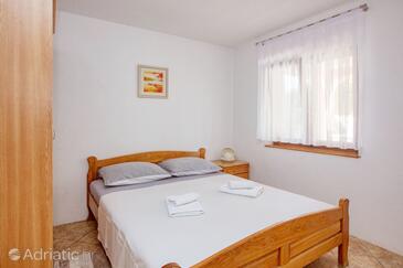 Apartments with parking space Jezera, Murter - 5133