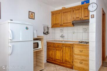 Apartments with parking space Jezera, Murter - 5133