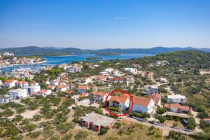 Apartamenty z parkingiem Jezera, Murter - 5133