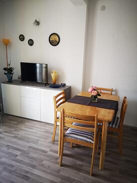 Apartmány s parkovištěm Jezera (Murter) - 5135