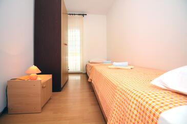 Appartamenti accanto al mare Stretto - Tisno, Morter - Murter - 5136