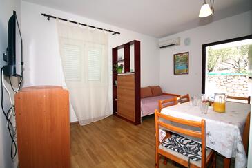 Apartments by the sea Tisno, Murter - 5136