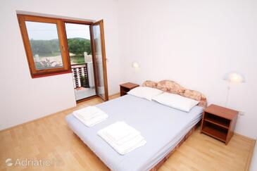 Apartments with parking space Jezera, Murter - 5138