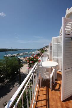 Apartments with balcony Tisno, North Dalmatia