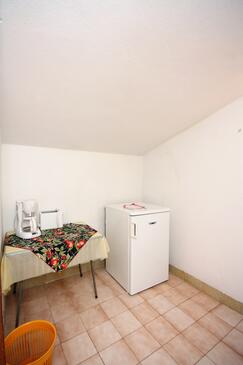 Apartments with balcony Tisno, North Dalmatia