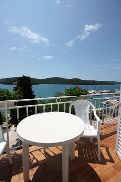 Apartments with balcony Tisno, North Dalmatia